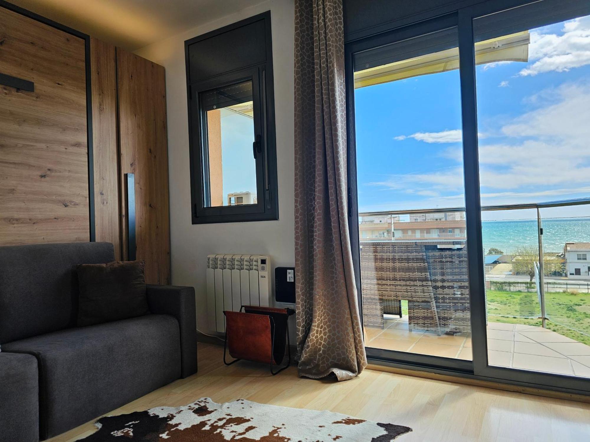 Apartment Beach Front Canet Canet De Mar Exterior photo